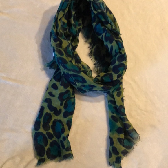 3 SCARFS - Picture 2 of 4